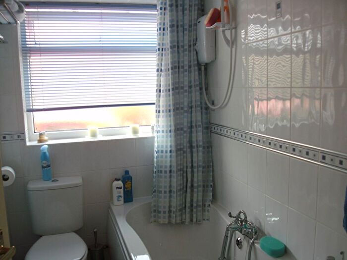 2 Bedroom Bungalow To Rent In Heathfield Close, North Petherton, Bridgwater, TA6