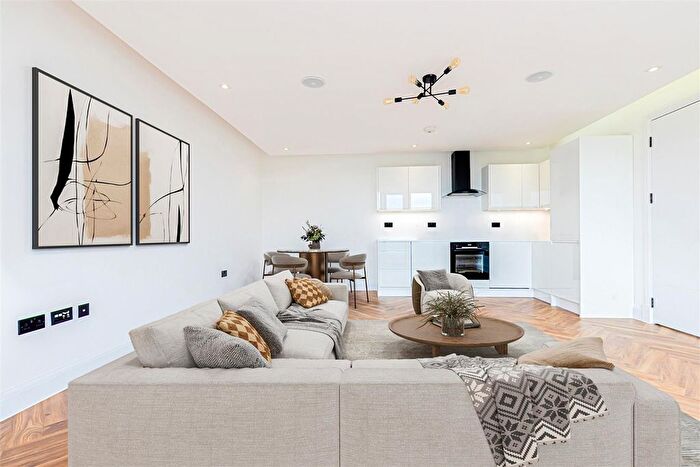 2 Bedroom Flat For Sale In Basire Street, London, N1