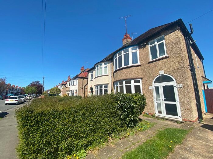 3 Bedroom Semi-Detached House To Rent In Ardington Road, Abington, Northampton, NN1