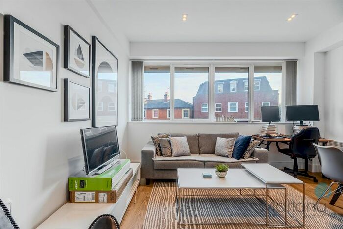 1 Bedroom Flat To Rent In Essex House, Fairfield Road, Brentwood, CM14