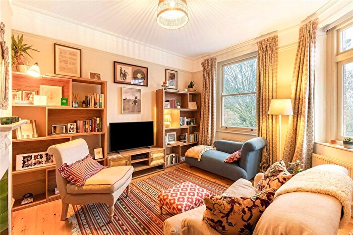 2 Bedroom Flat To Rent In Waldemar Avenue Mansions, Waldemar Avenue, Fulham, London, SW6