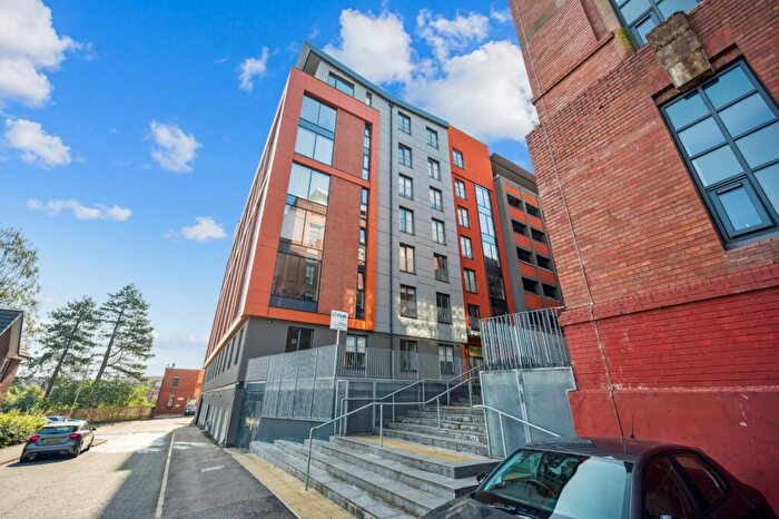 2 Bedroom Apartment To Rent In Inverlair Avenue, Flat /, Cathcart, Glasgow, G43