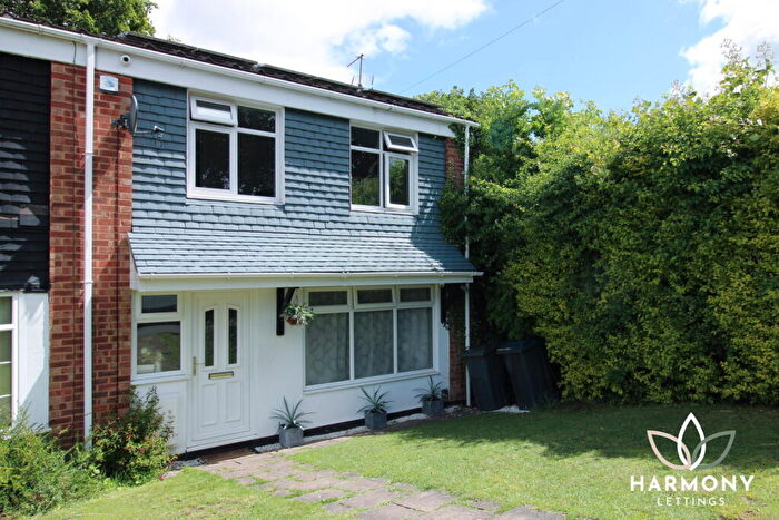 3 Bedroom End Of Terrace House To Rent In Highcrest Close, Birmingham, B31