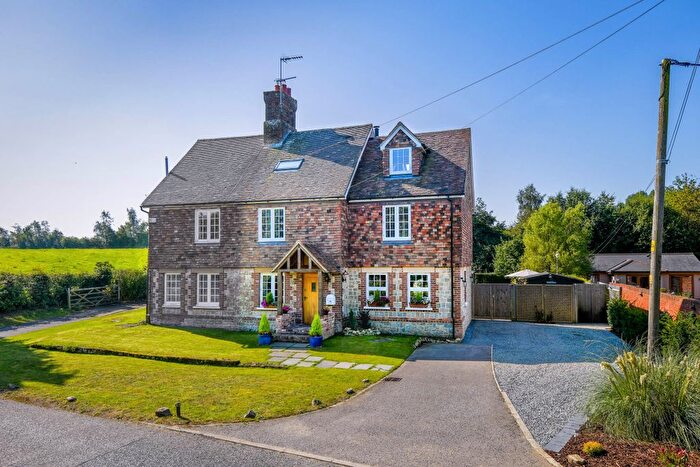 4 Bedroom Semi-Detached House For Sale In Lenham Heath Road, Lenham Heath, ME17