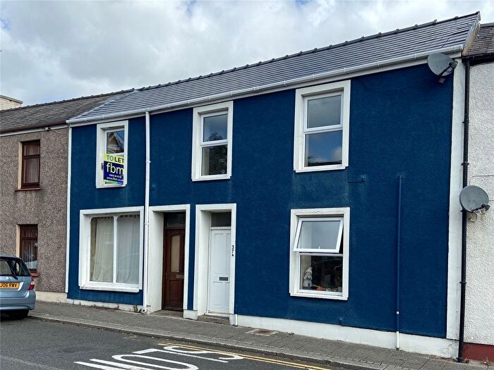2 Bedroom Flat To Rent In Flat B, Queen Street, Pembroke Dock, Pembrokeshire, SA72
