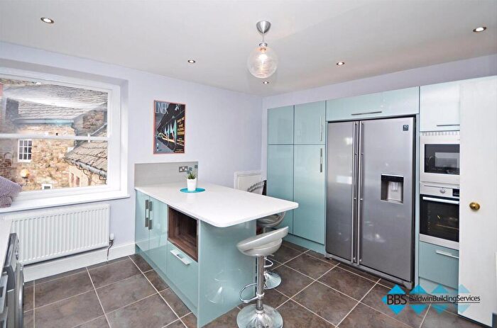 3 Bedroom Flat To Rent In Castle Hill, Lancaster, LA1
