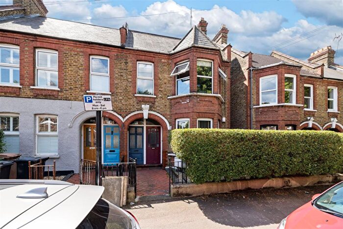 2 Bedroom Flat To Rent In Brettenham Road, London, E17