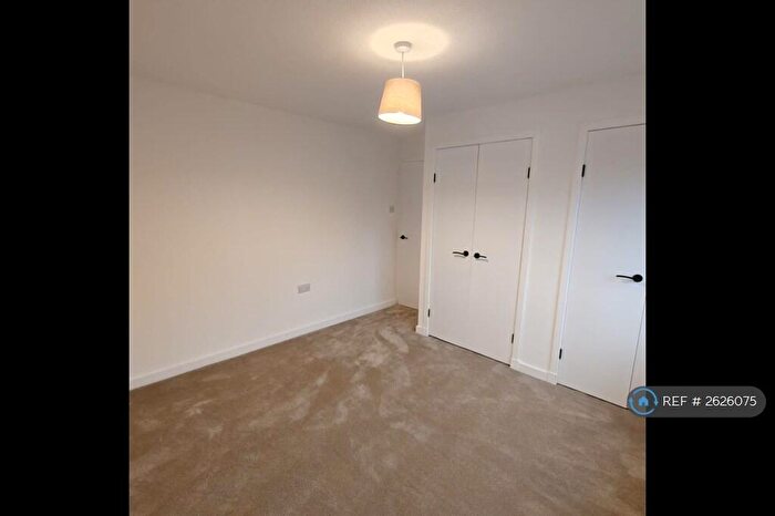 1 Bedroom Flat To Rent In Bothwell Place, Paisley, PA2