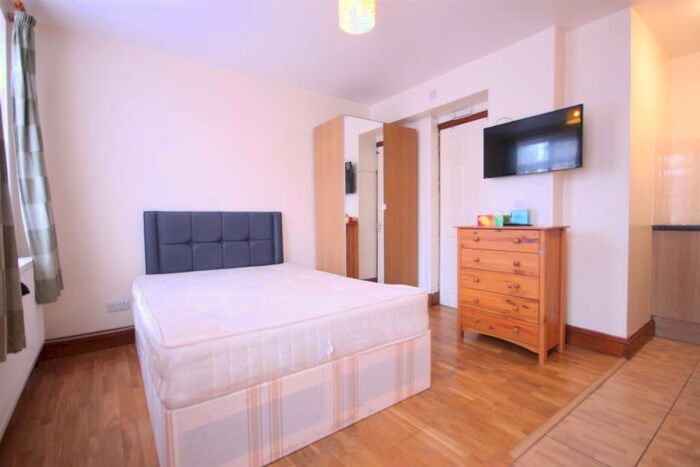 1 Bedroom Flat To Rent In Hamilton Avenue, Edmonton, N9