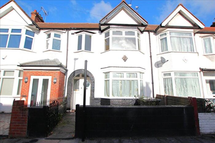 3 Bedroom Terraced House To Rent In Brantwood Road, Tottenham, London, N17