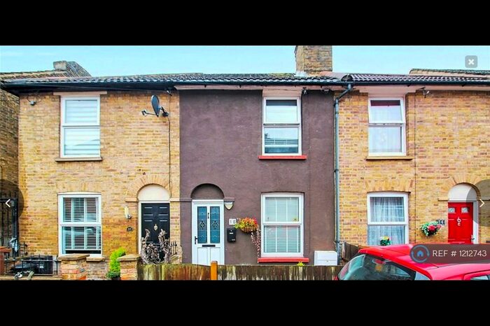 2 Bedroom Terraced House To Rent In Kings Road, Chatham, ME5