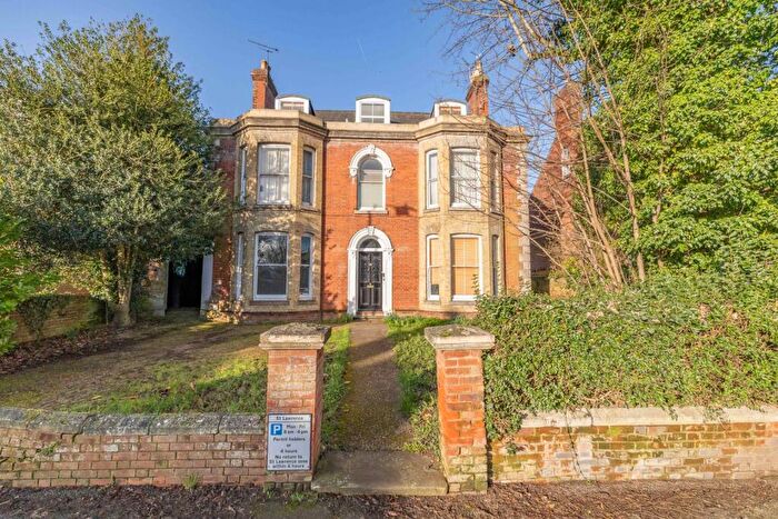 2 Bedroom Flat For Sale In Ethelbert Road, Canterbury, Kent, CT1