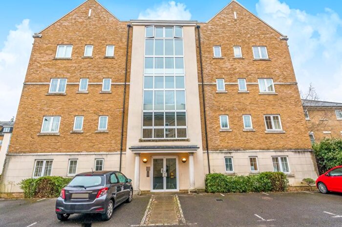 2 Bedroom Flat For Sale In East Oxford, Oxford, OX4