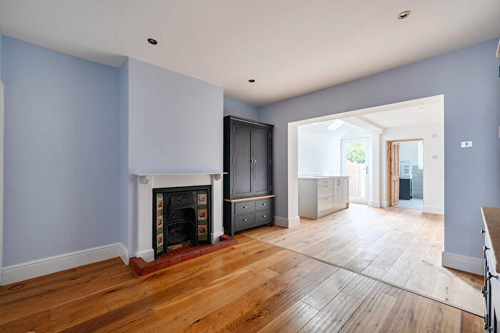 2 Bedroom Terraced House For Sale In Eagle Road, Guildford, GU1