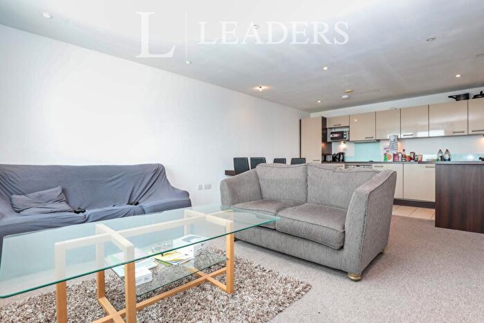 2 Bedroom Flat To Rent In The Blue Building, Gunwharf Quays, Portsmouth, PO1