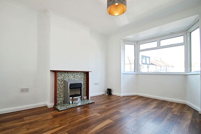 2 Bedroom Flat To Rent In Carr Road, Northolt, UB5