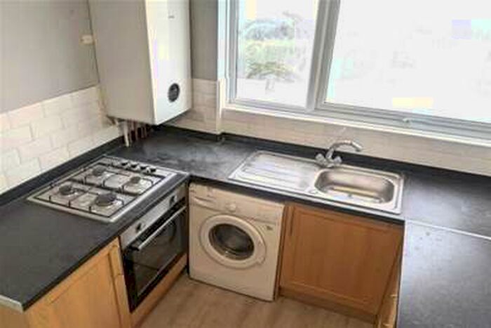 4 Bedroom House To Rent In Guildford Park Avenue, GU2