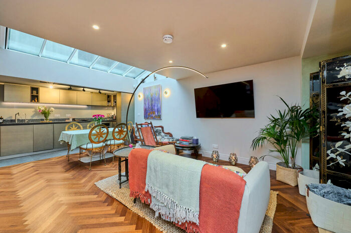 1 Bedroom Flat To Rent In Peto Place, Regents Park, NW1