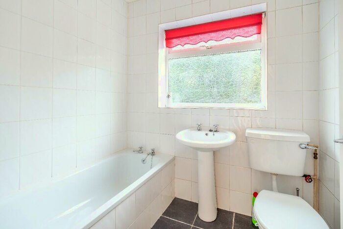 2 Bedroom Semi-Detached Bungalow For Sale In Station Road, Doncaster, South Yorkshire, DN7