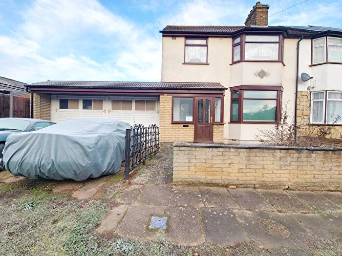 3 Bedroom Semi-Detached House To Rent In Allandale Road, Hornchurch, RM11