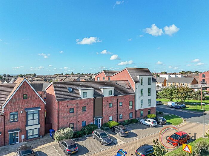 2 Bedroom Flat For Sale In Brinson Way, Aveley, South Ockendon, RM15