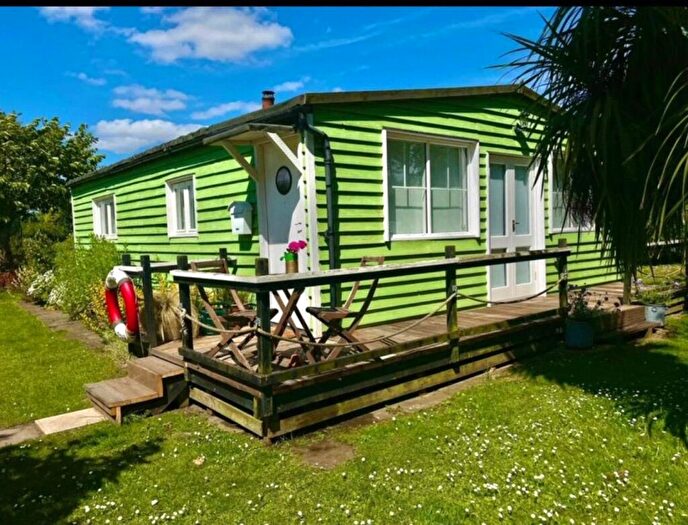 3 Bedroom Bungalow For Sale In Humberston Fitties, Humberston, Lincolnshire, DN36