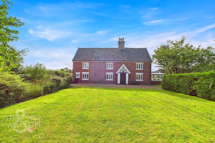 5 Bedroom Detached House For Sale In The Street, Weybread, Diss, IP21