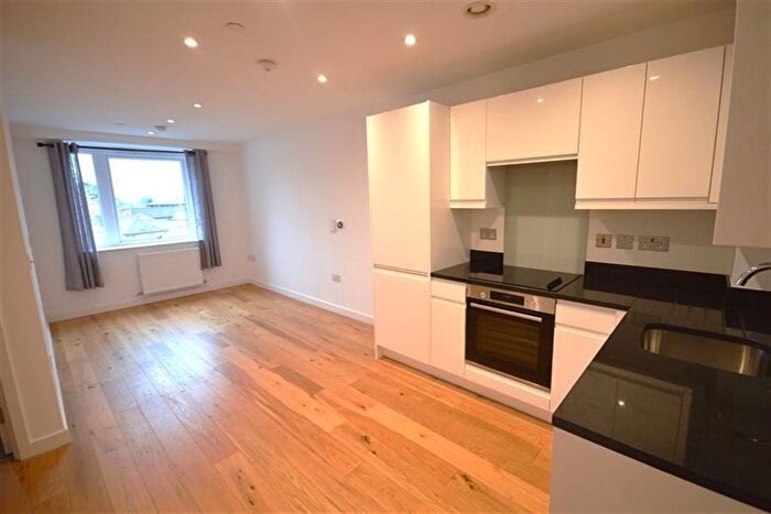 1 Bedroom Flat To Rent In Warren Road, Cheadle Hulme, Cheadle, SK8