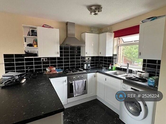 1 Bedroom Flat To Rent In Belle Vue Court, Leeds, LS3