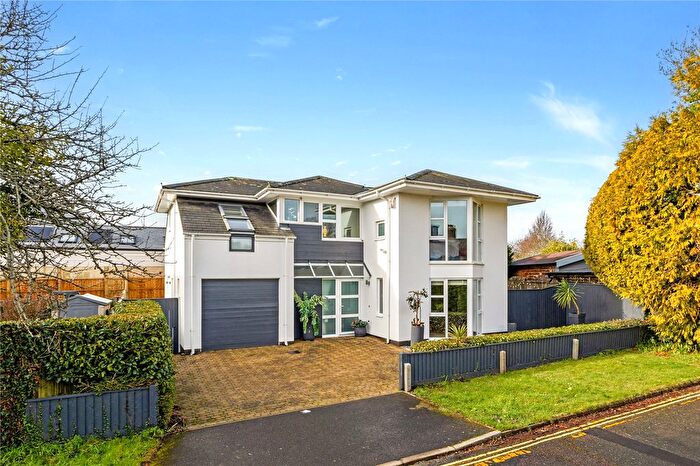 4 Bedroom Detached House For Sale In Mayflower Close, Lymington, Hampshire, SO41