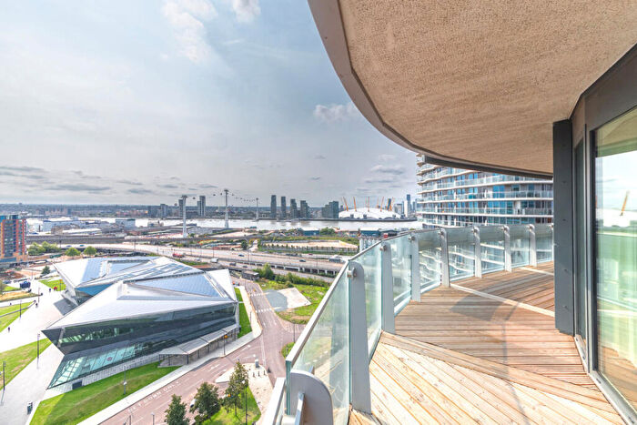 3 Bedroom Flat To Rent In Gateway Tower, London, E16