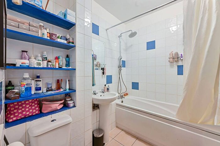 1 Bedroom Flat For Sale In Tooley Street, Southwark, London, SE1