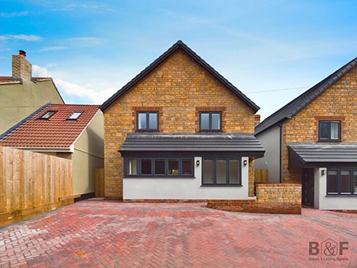 4 Bedroom Detached House To Rent In Kingsfield Lane, Hanham, BS15