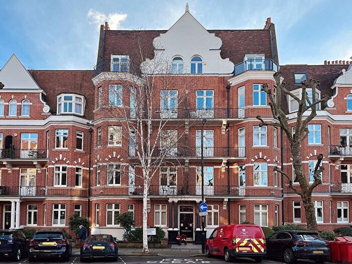 3 Bedroom Flat To Rent In Lauderdale Road, Maida Vale, W9