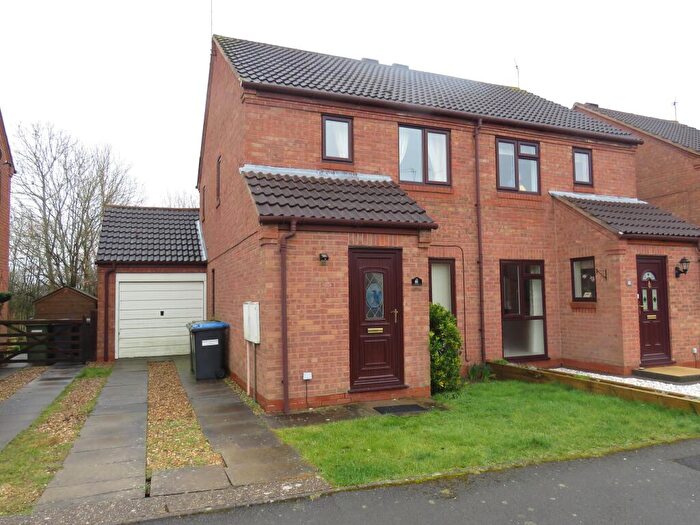 2 Bedroom Semi Detached House To Rent In St Wulstan Way, Southam, CV47