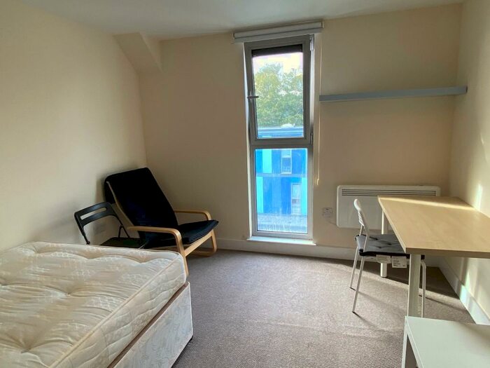 Studio To Rent In Bevois Valley Road, Southampton, Hampshire, SO14