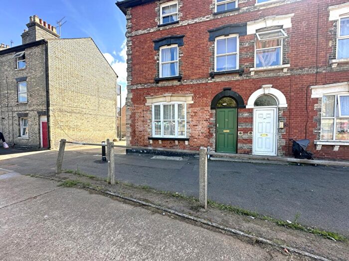 1 Bedroom Block Of Apartments To Rent In Flat St. Marys Square, Newmarket, CB8