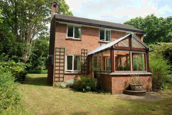 3 Bedroom Detached House To Rent In Barncroft, Appleshaw, SP11