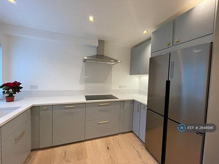 4 Bedroom Terraced House To Rent In Grand Walk, London, E1