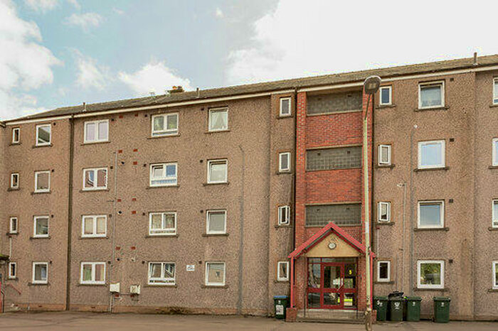 1 Bedroom Flat To Rent In Cross Street, Perth, Perthshire, PH2