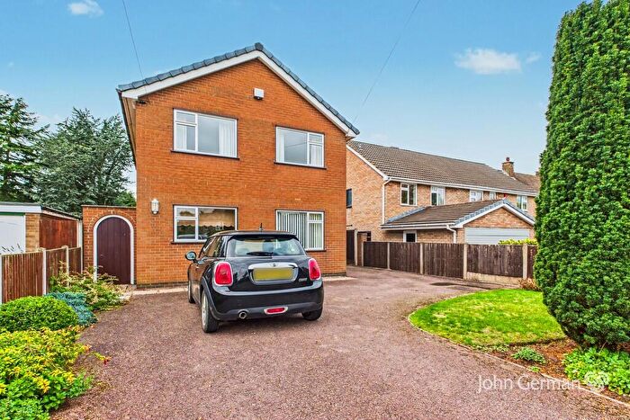 3 Bedroom Detached House For Sale In Cannock Road, Stafford, ST17