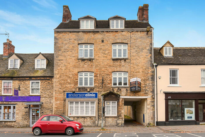 2 Bedroom Apartment To Rent In Corn Street, Witney, OX28