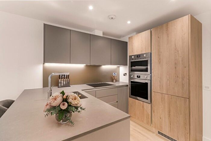 Studio To Rent In Nine Elms Lane, London, SW11