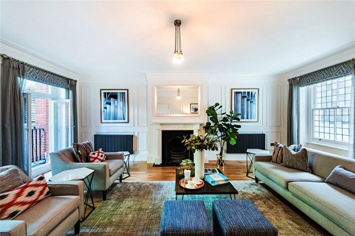 3 Bedroom Flat To Rent In Gloucester Road, South Kensington, SW7