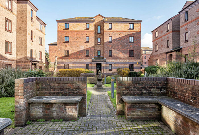 2 Bedroom Apartment For Sale In Redcliff Mead Lane, Bristol, BS1