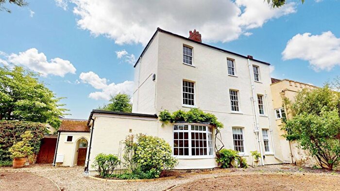 3 Bedroom Flat To Rent In Manor Farm Road, Dorchester-On-Thames, OX10