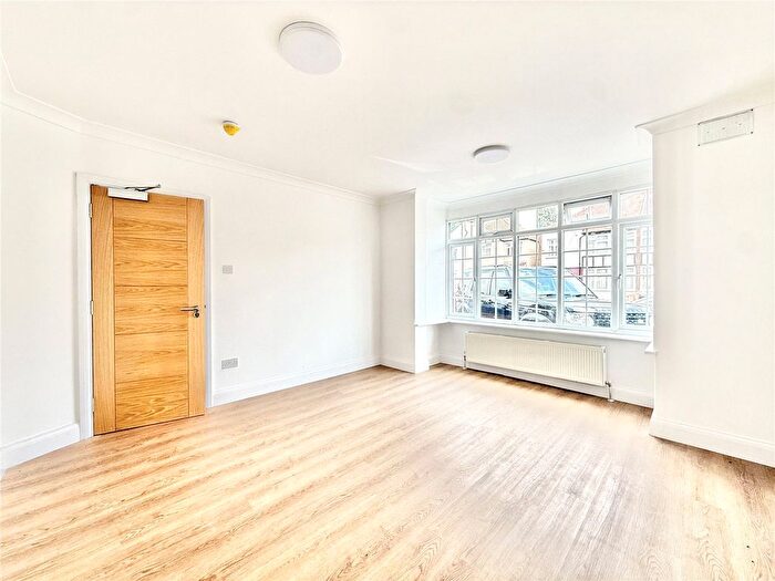 5 Bedroom End Of Terrace House To Rent In Parkfield Avenue, Hillingdon, Uxbridge, UB10