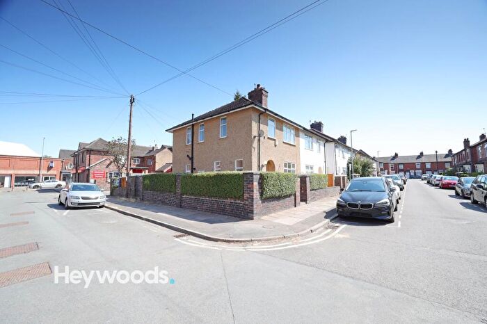 3 Bedroom Semi Detached House For Sale In Egerton Road, Hartshill, Stoke On Trent, ST4