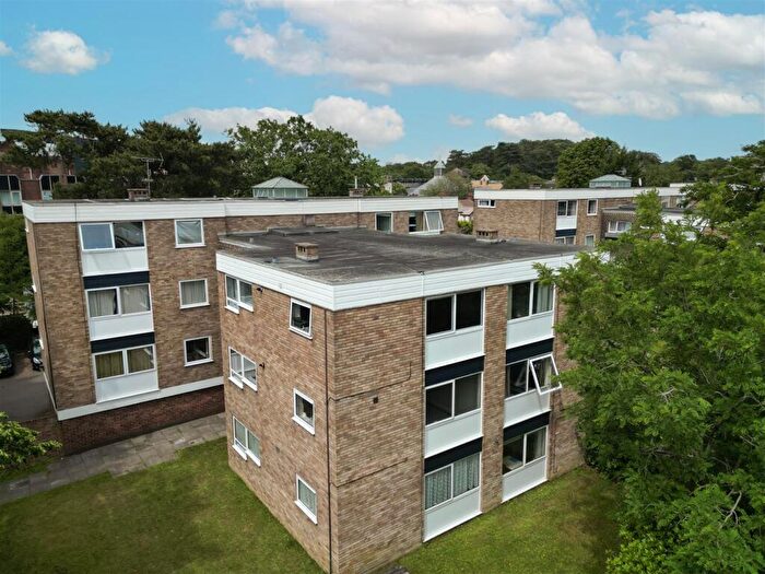 2 Bedroom Apartment To Rent In Upper Gordon Road, Camberley, GU15