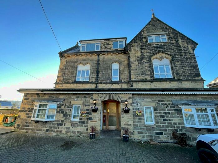 1 Bedroom Flat To Rent In Priory Court, Priestthorpe Lane, Bingley, West Yorkshire, BD16